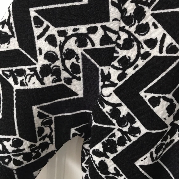 LuLaRoe Amelia Dress - Picture 6 of 9